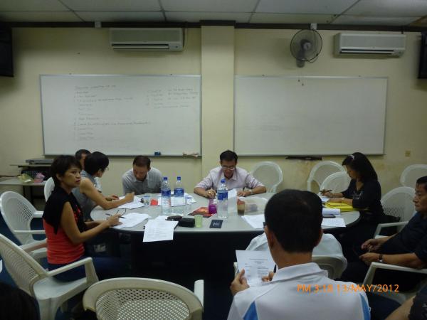 2012_05_annual-dinner-committee-meeting-013_1824x1368
