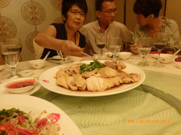 2012_06_23-annual-dinner-committee-meeting-food-tasting-018